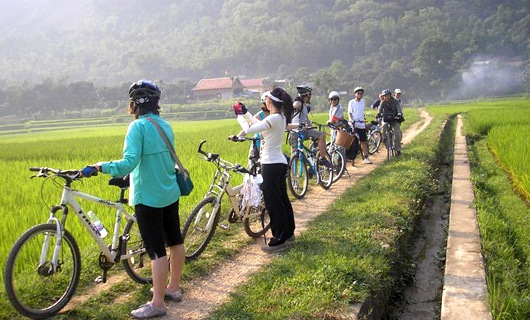 Thuê xe đạp khám phá thung lũng Mai Châu